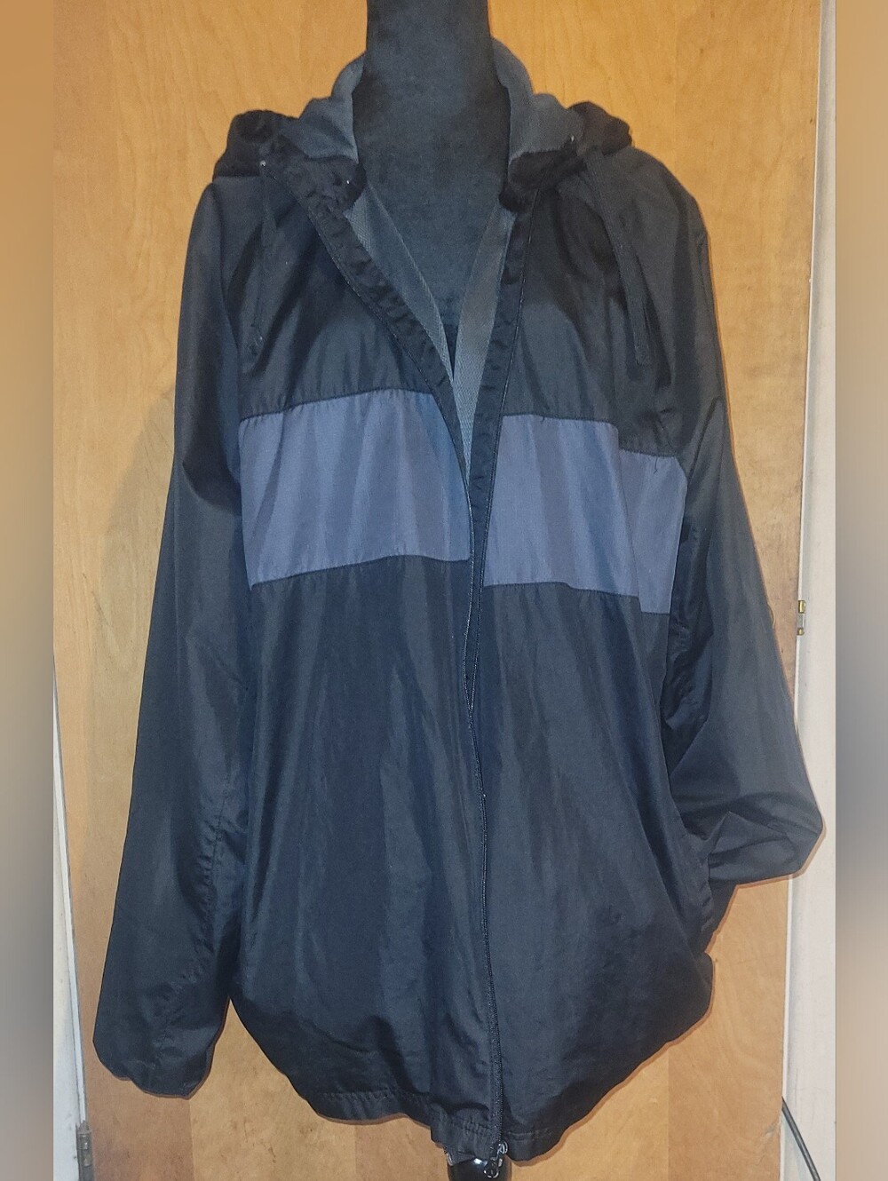 Starter, 2XL, Men's Black Hooded Windbreaker Jacket with Gray Chest Panels
